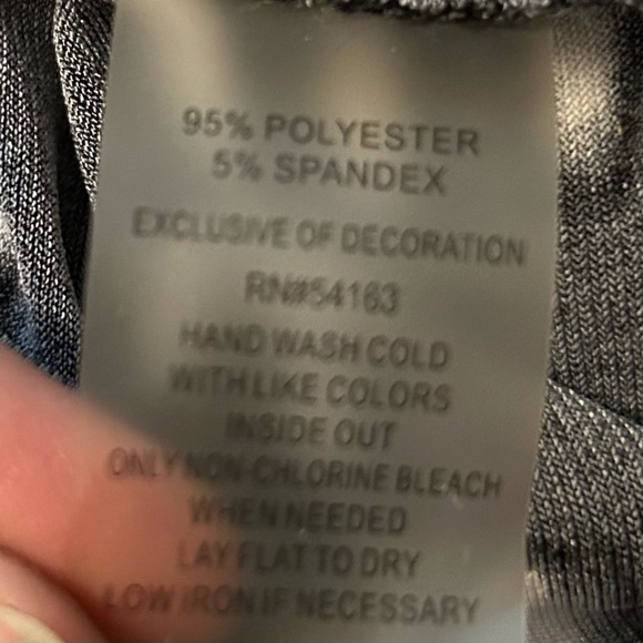 Calvin Klein Sleeveless Black and White Blouse with Decorative Gold Zippers - Picture 5 of 5